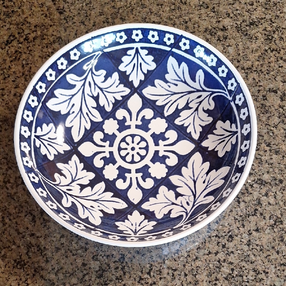 Williams Sonoma Blue Fleur De Lis Pattern Large Pasta Bowl 14 Inch